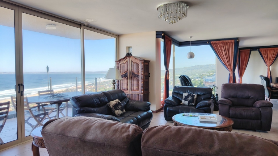 7 Bedroom Property for Sale in Outeniqua Strand Western Cape